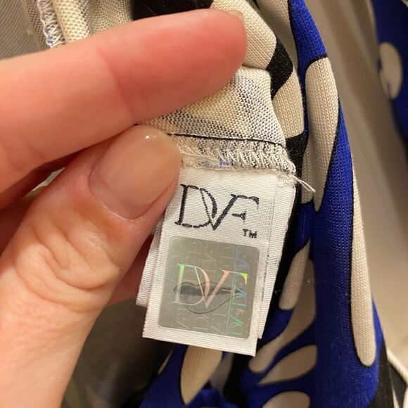 Diane von Furstenberg DVF Celeste Silk Jersey Wrap Shorts Romper Blue size 4 - Picture 7 of 9